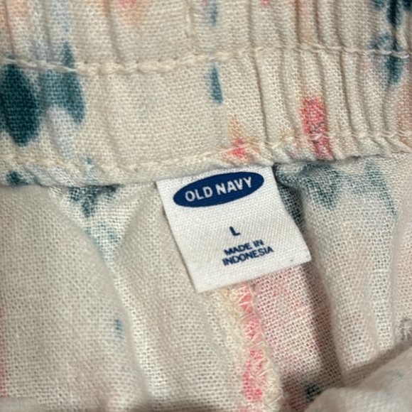 OLD NAVY Women’s Shorts - Picture 5 of 6